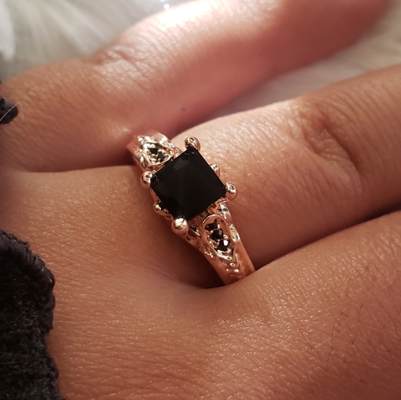 NEW Rose Gold Onyx Ring - Picture 5 of 9